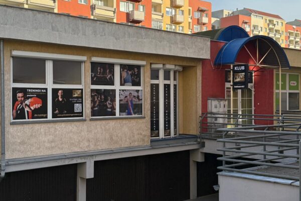 zdjęcie sali na zewnątrz zdjęcie sali na zewnątrz